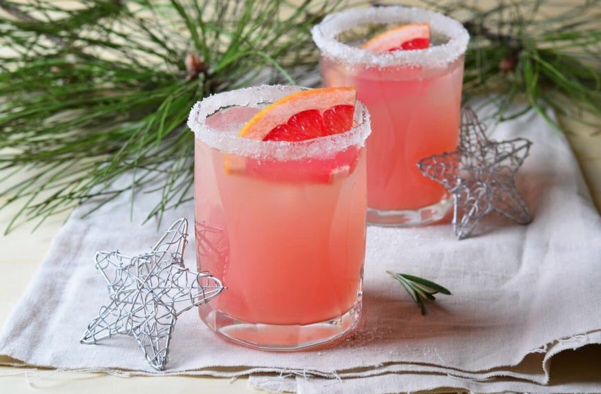 Alkoholischer Cocktail mit Wodka und Grapefruitsaft