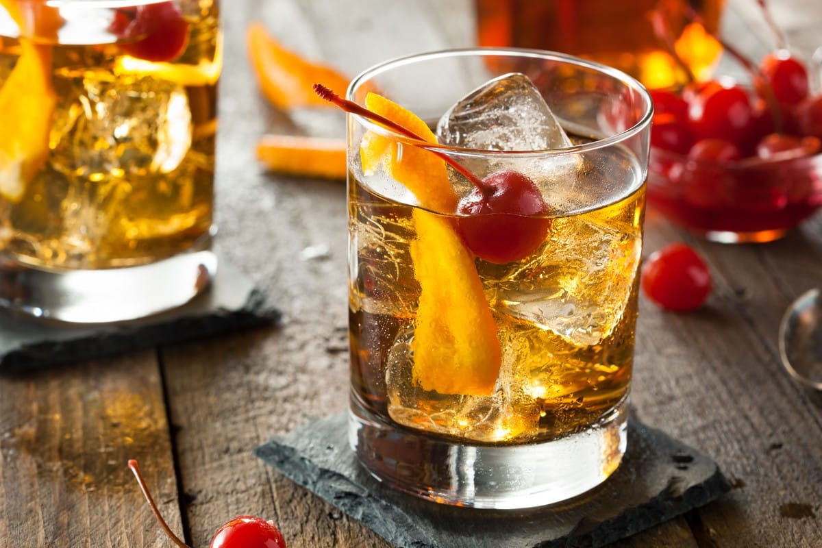 Amerikanischer Old Fashioned Cocktail mit Bourbon Whiskey