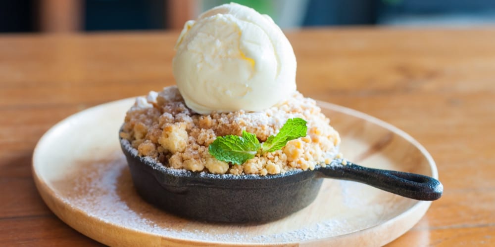 Apfel Crumble - Überbackener Apfelkuchen mit Streuseln