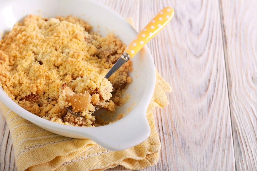 Apple Crumble mit Birnen, Walnüssen und Zitrone