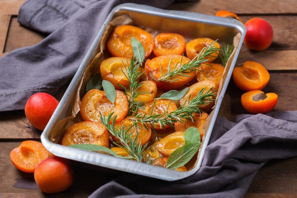Aprikosen mit Honig und Muskatnuss – Dessert aus dem Ofen