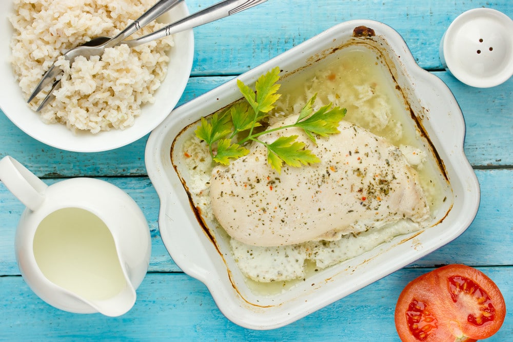 Aromatische Hähnchenbrust mit Knoblauch in Buttermilch gebacken