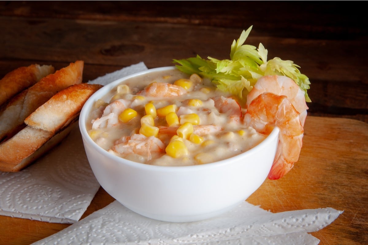 Aromatische Käsesuppe mit Shrimps