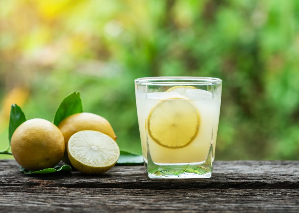 Aromatische Melonen Limonade mit Wasser und Zitrone