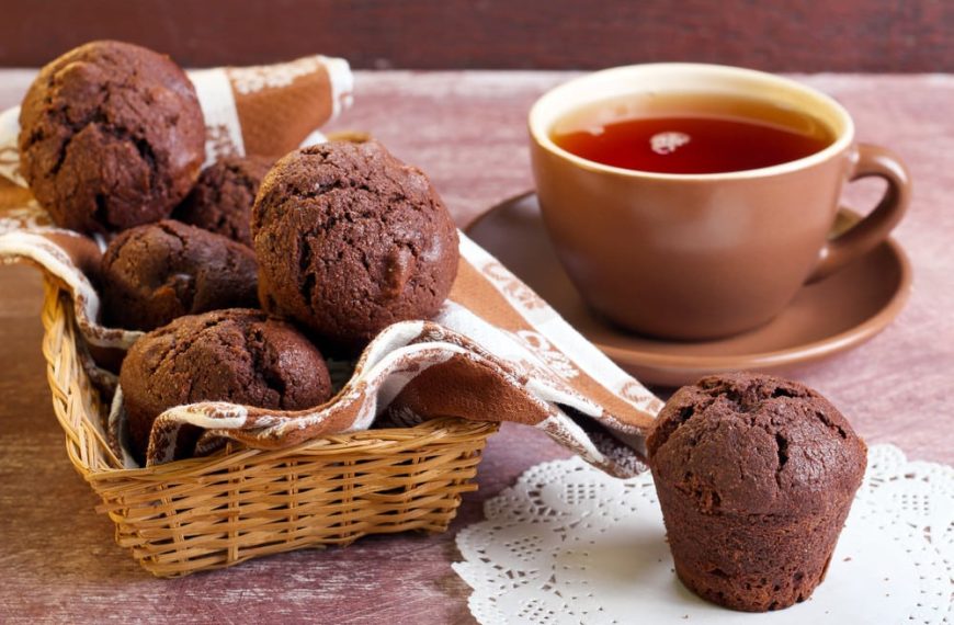 Aromatische Schokoladenmuffins mit Bananen