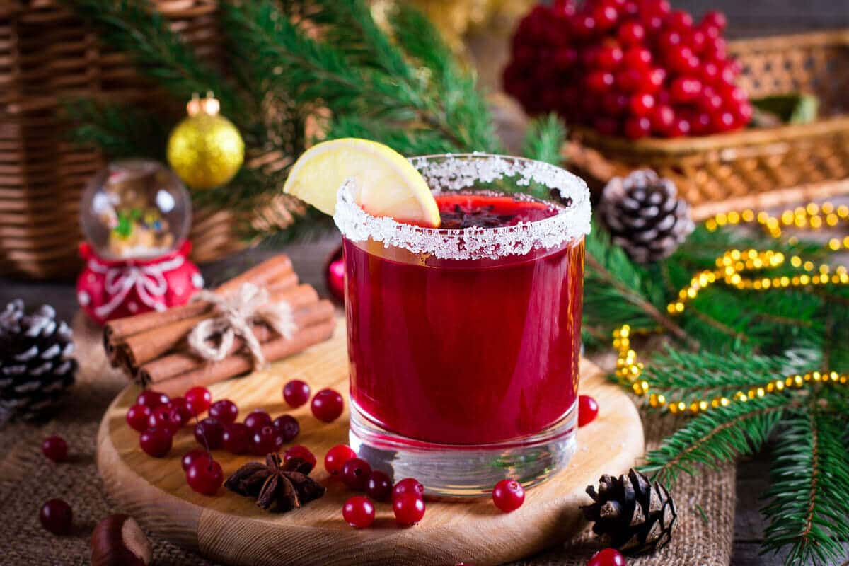 Aromatischer Cocktail mit Rotwein