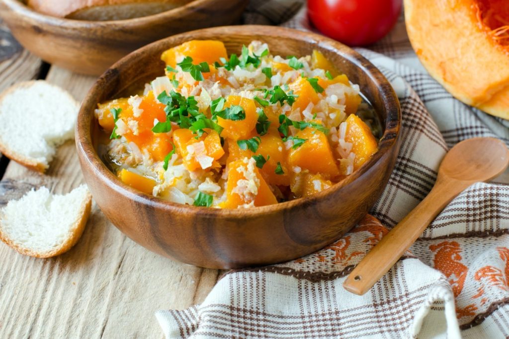 Aromatisches Reisgericht mit Hähnchen