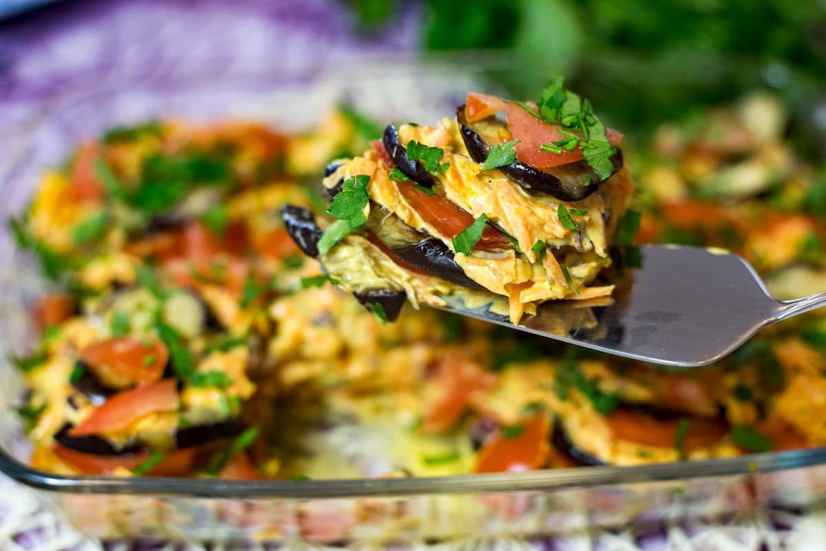 Auberginensalat Antipasti mit Tomaten und Karotten