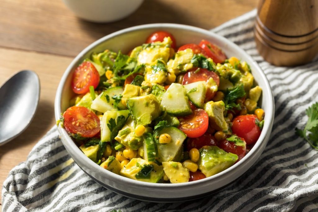 Avocadosalat mit Tomaten