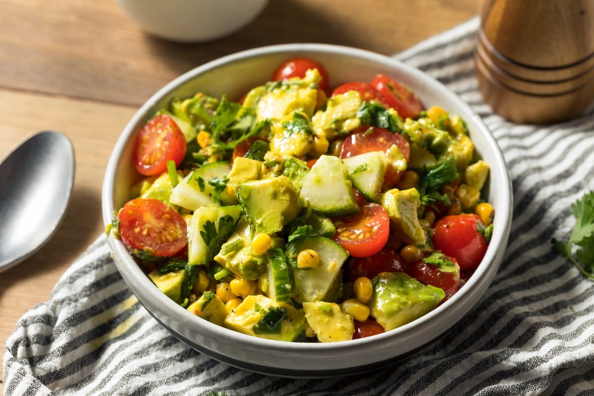 Avocadosalat mit Tomaten