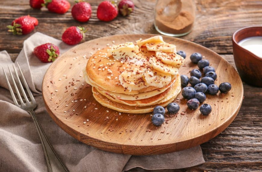 Bananen Pancakes mit Milch, Vanillezucker und Zimt