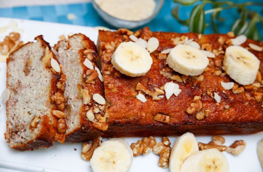 Bananenbrot mit Mandeln und Kokosöl ohne Zucker