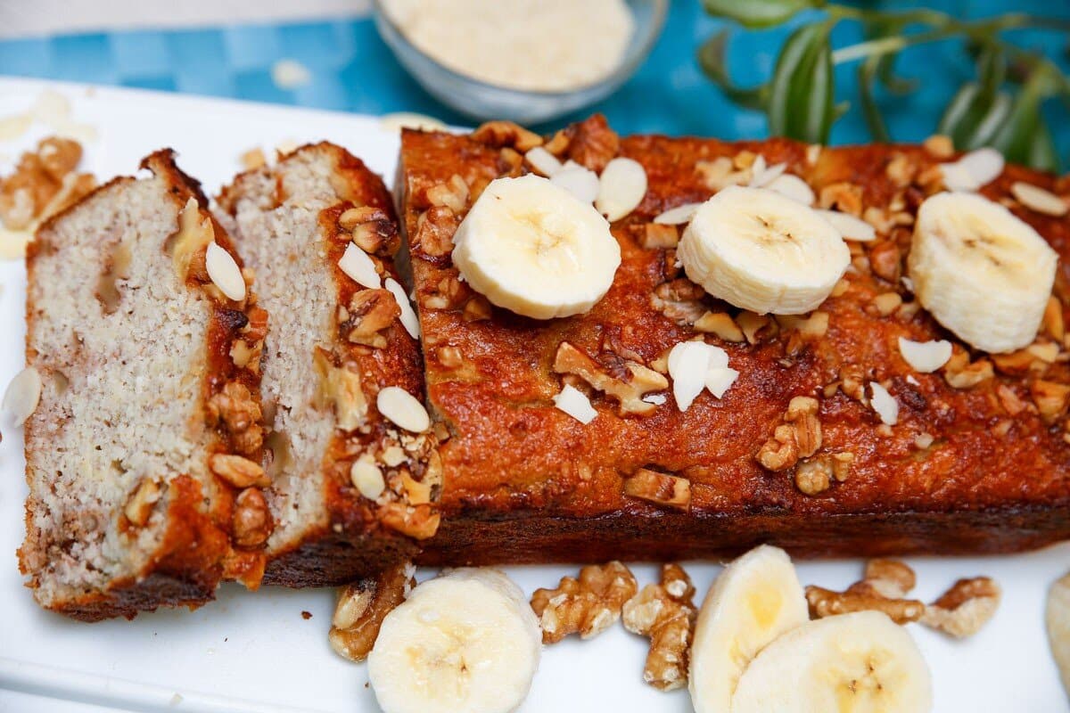 Bananenbrot mit Mandeln und Kokosöl ohne Zucker