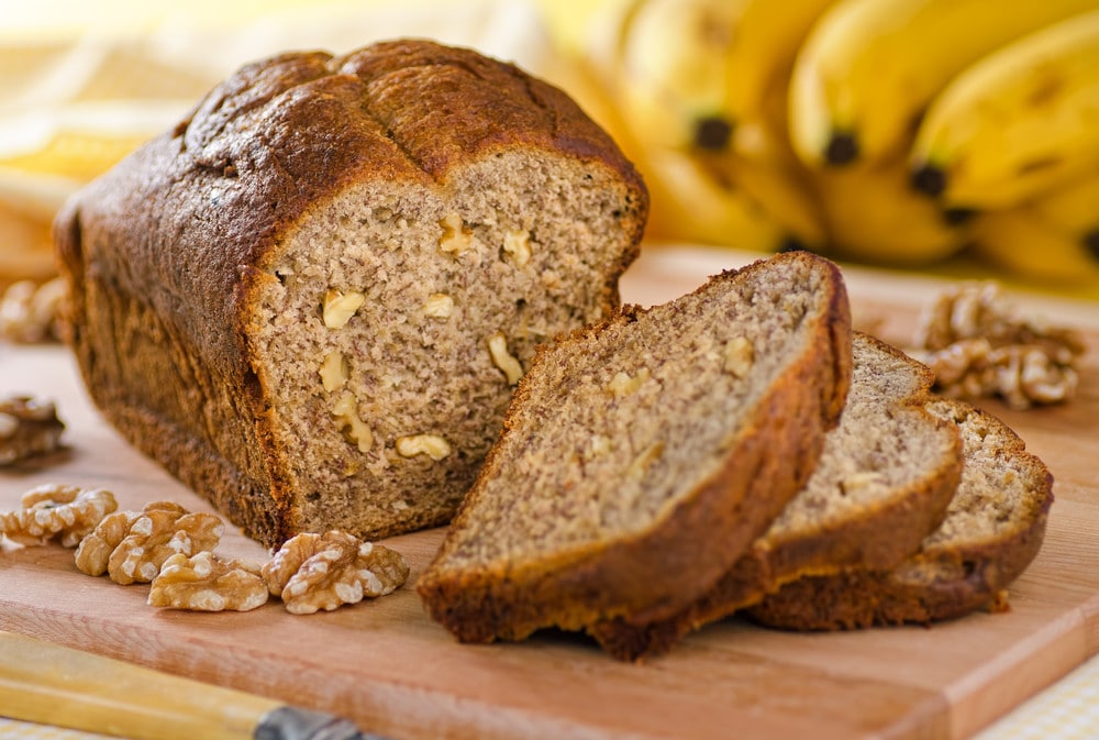 Bananenbrot mit Nüssen und Buttermilch