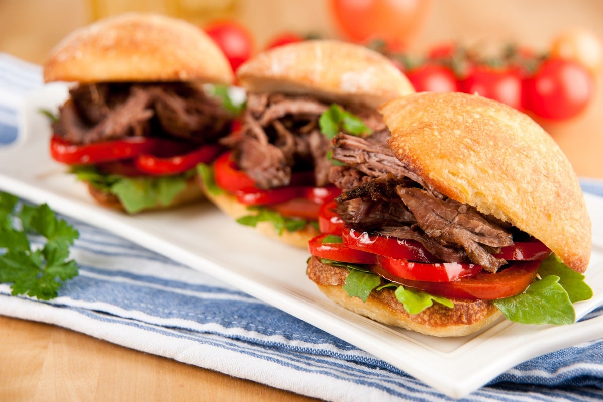 Belegtes Ciabatta Brötchen mit Fleisch