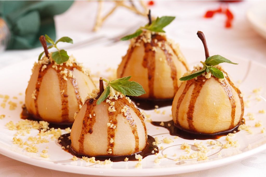 Birne Helene mit Schokosoße als Dessert