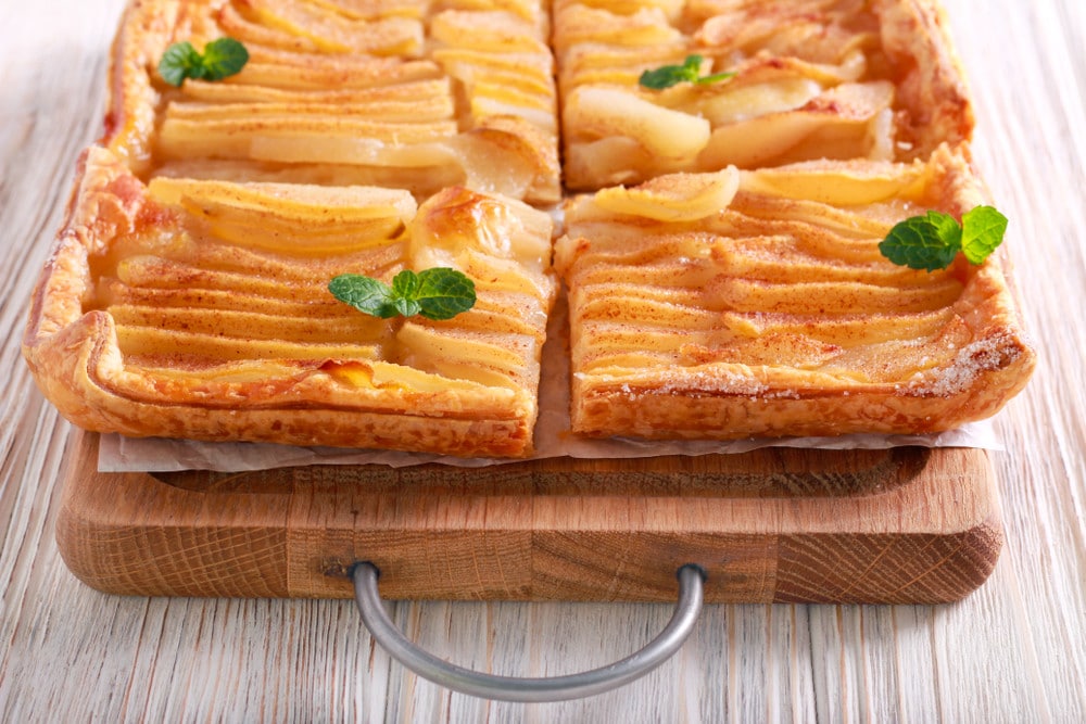 Birnenkuchen aus Blätterteig mit Quarkcreme