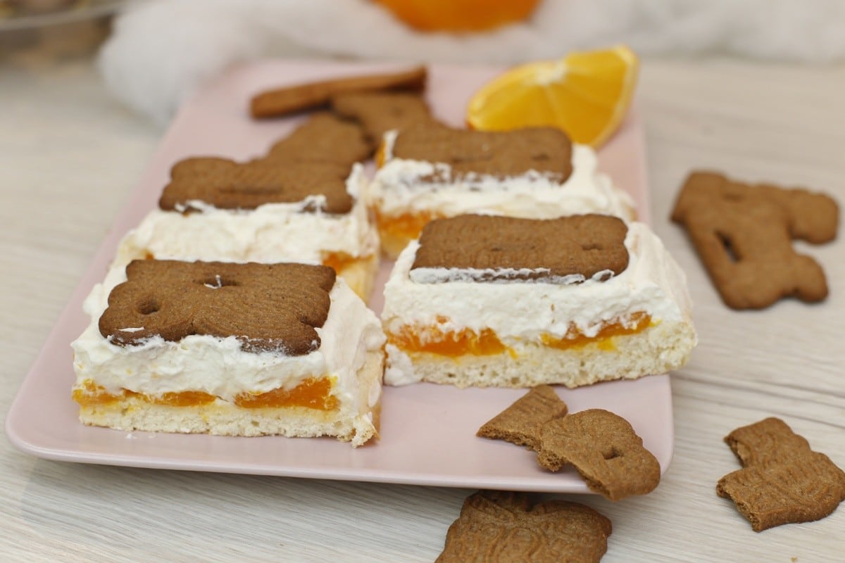 Biskuit Spekulatius Kuchen mit Mandarinen und Sahnecreme