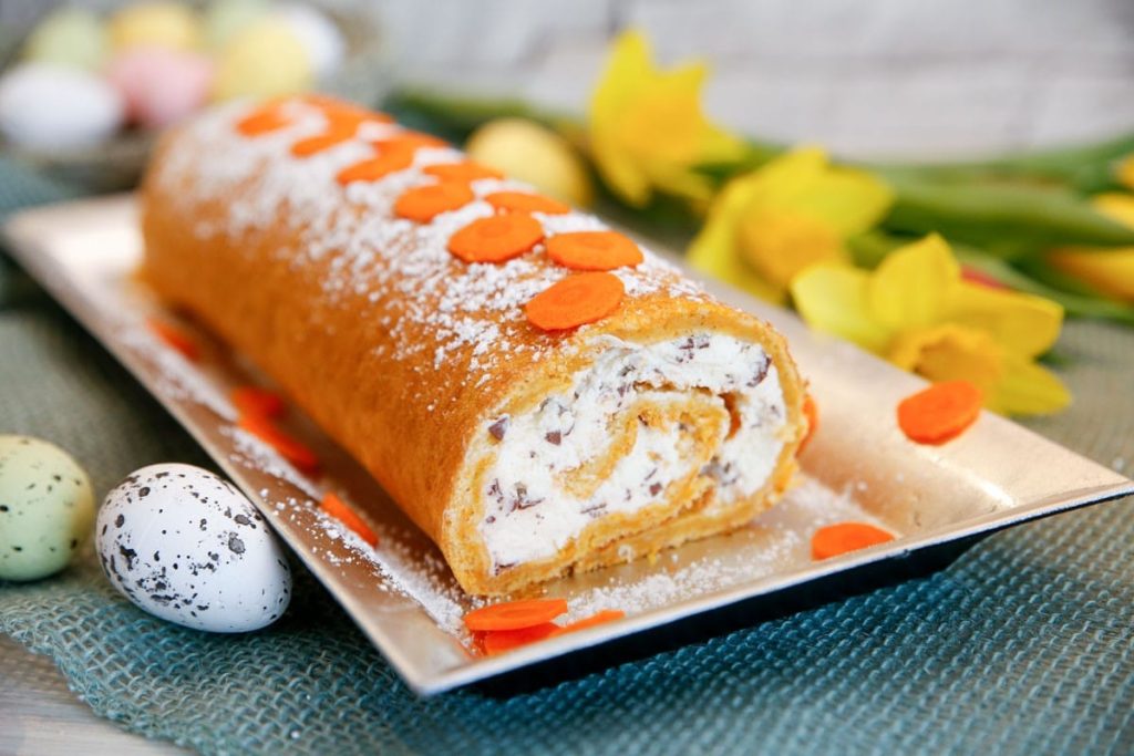 Biskuitrolle mit Karotten und Mascarponecreme