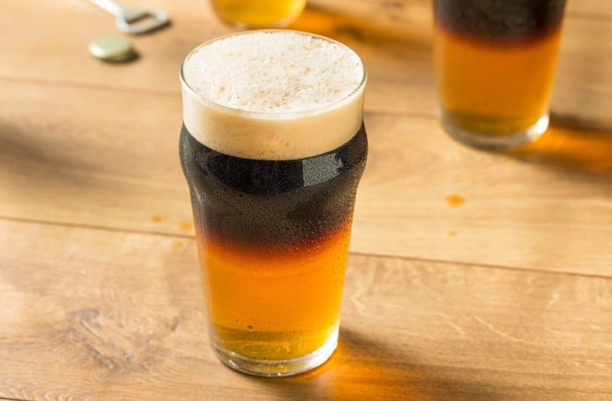 Black Velvet – Alkoholischer Biercocktail mit Sekt und dunklem Bier
