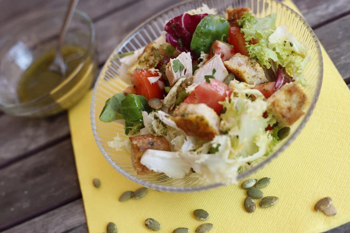 Blattsalat mit Hähnchenbrust