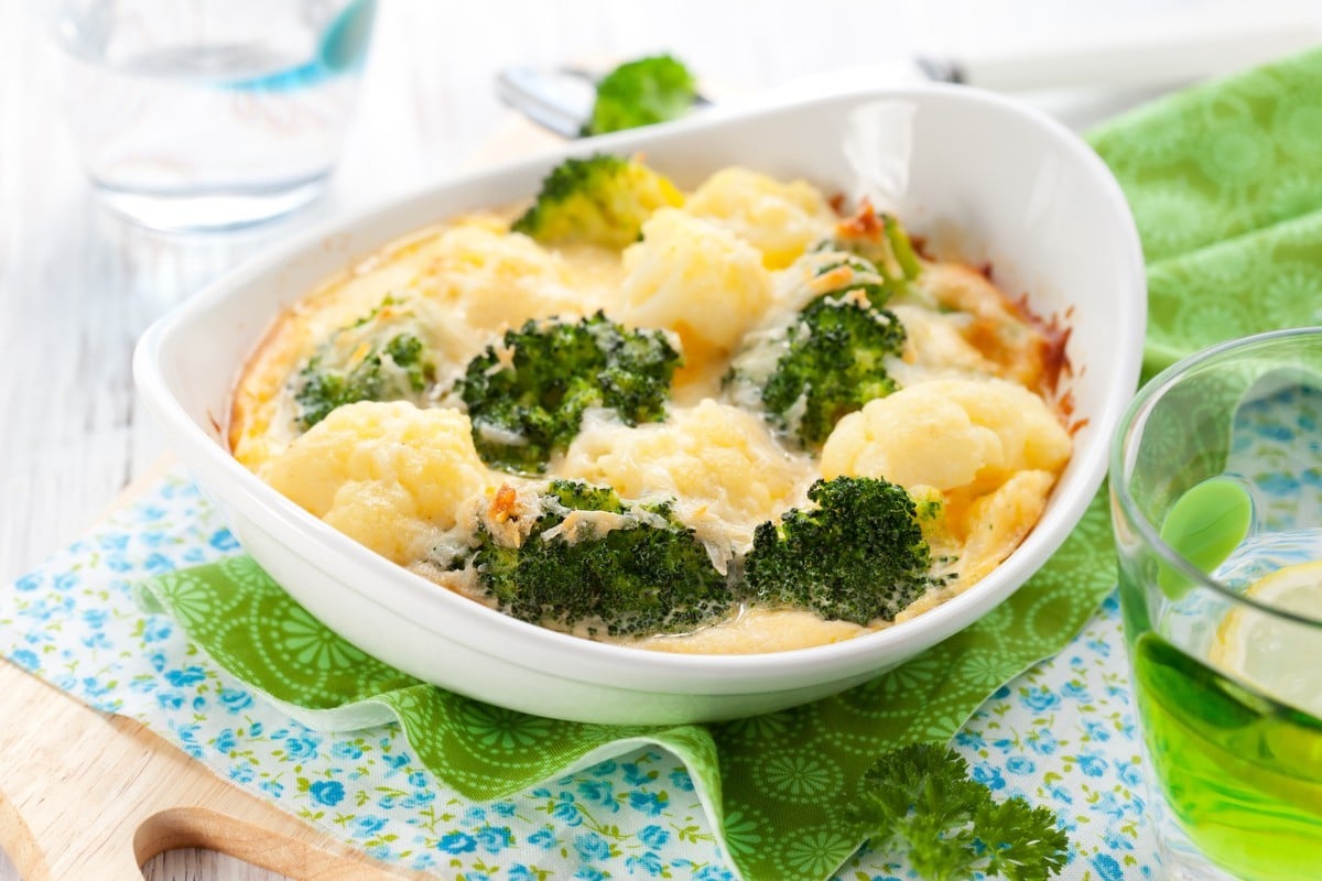Blumenkohlauflauf mit Brokkoli und Cheddar