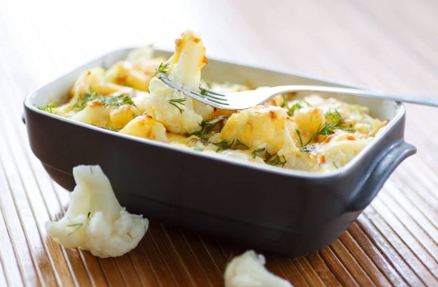 Blumenkohlauflauf mit Knoblauch, Dill und Kefir