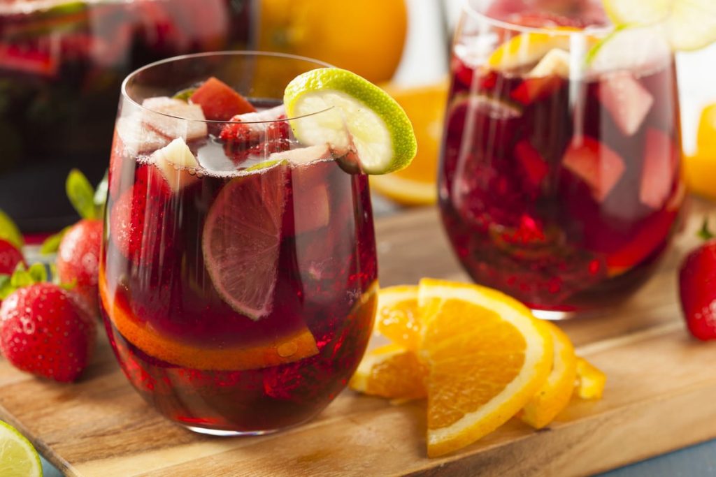 Brandwein Sangria mit Orangen und Zitronen selber machen