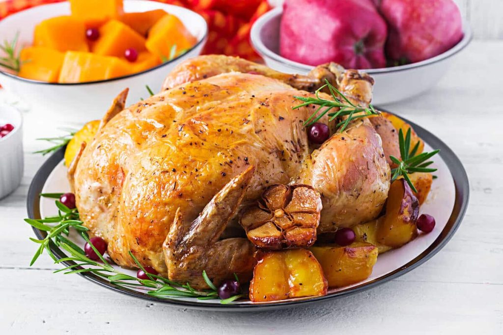 Brathähnchen mit Cranberries und Pistazien aus dem Ofen