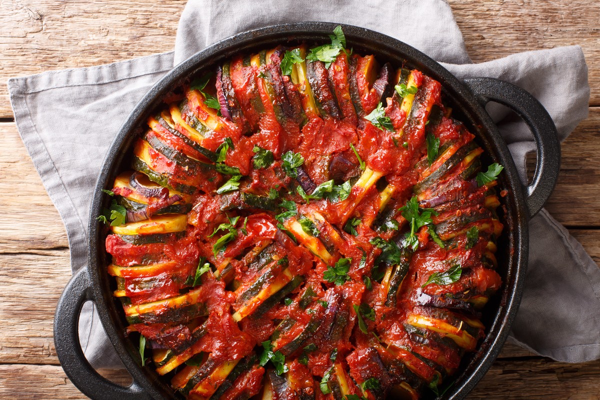 Briam Gemüseauflauf mit Tomaten, Zucchini und Kartoffeln