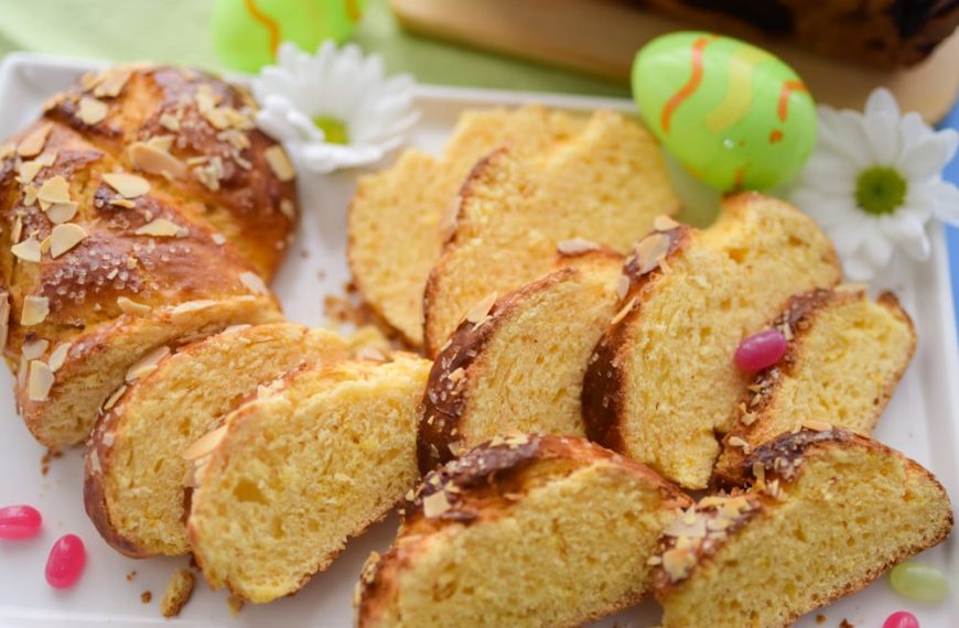 Brioche Hefezopf mit Mandelblättchen – Osterrezepte