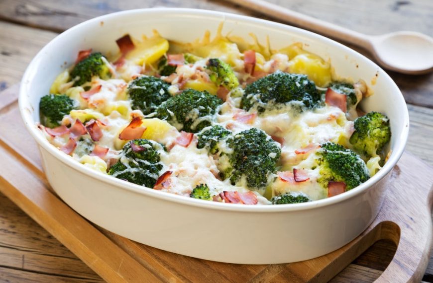 Brokkoli Auflauf mit Kartoffeln und Schinken