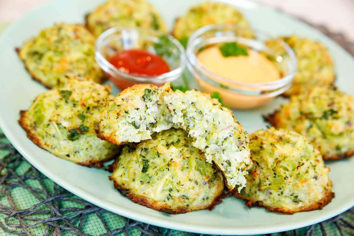 Brokkoli Nuggets mit Mozzarella Käse und Mandeln im Ofen