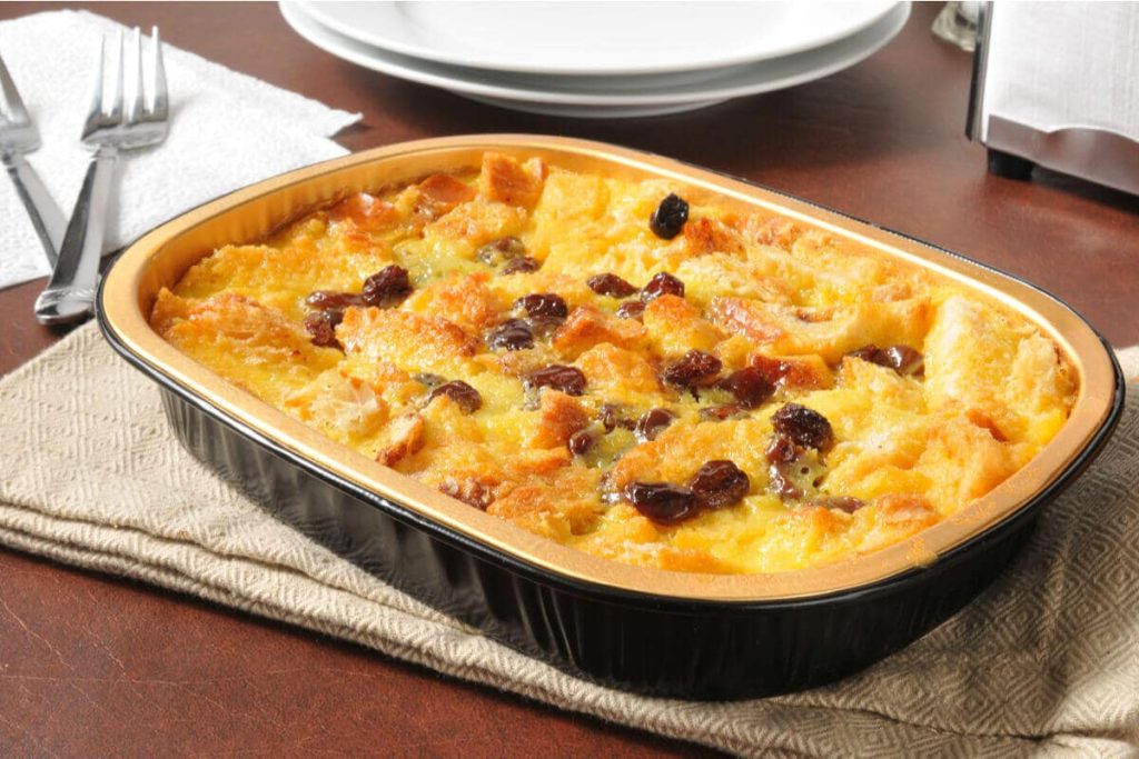Brotpudding aus Weißbrot