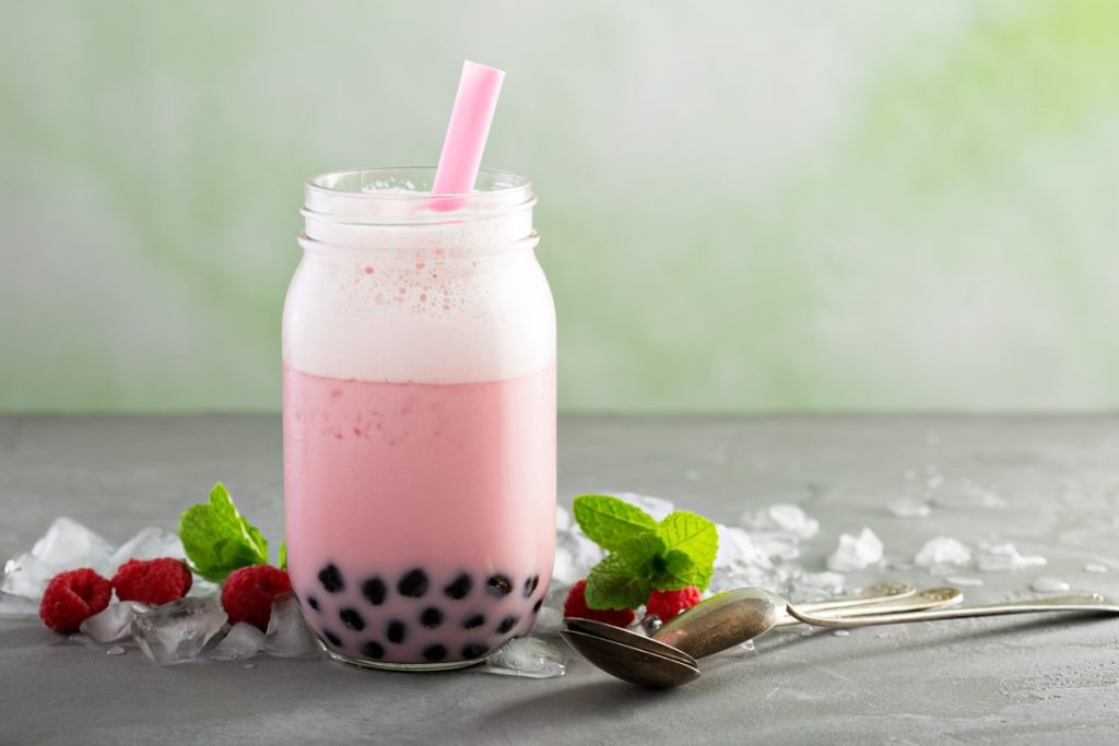 Bubble Tea mit Himbeeren
