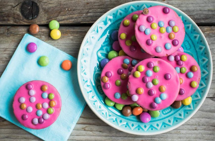 Bunte Amerikaner Kekse mit Smarties backen – Kleingebäck für Kinder