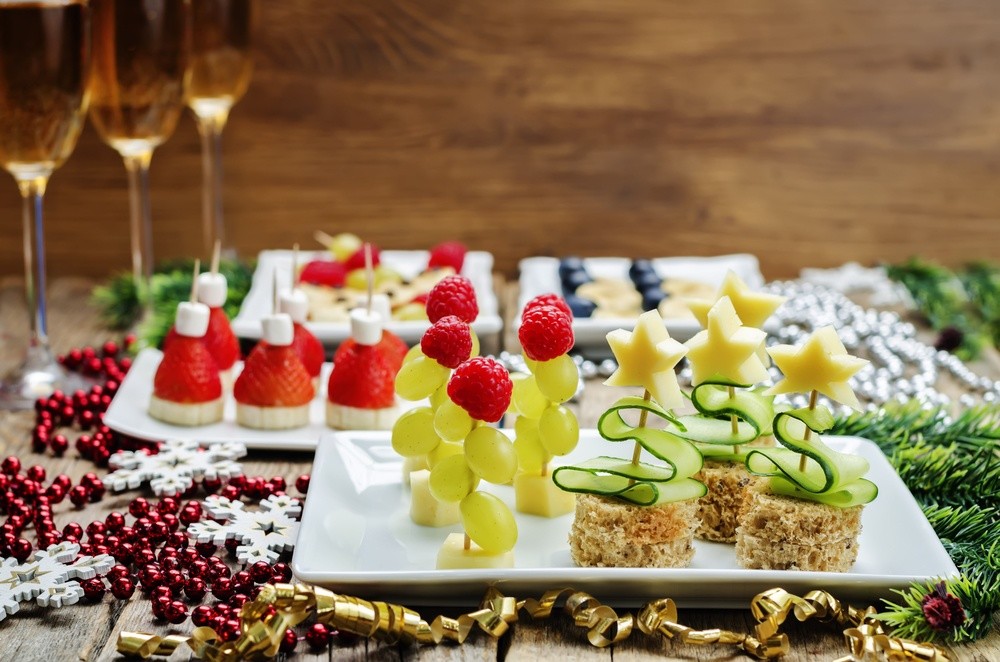 Canapes mit Obst und Gemüse - Kleine Partyhäppchen