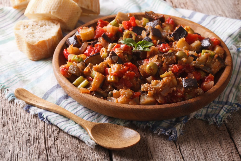 Caponata aus Auberginen, Tomaten und Sellerie