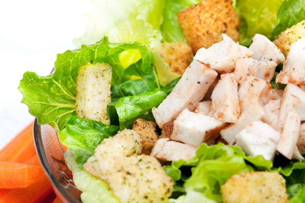 Ceasar Salad mit Hähnchenbrust und Bärlauch Dressing