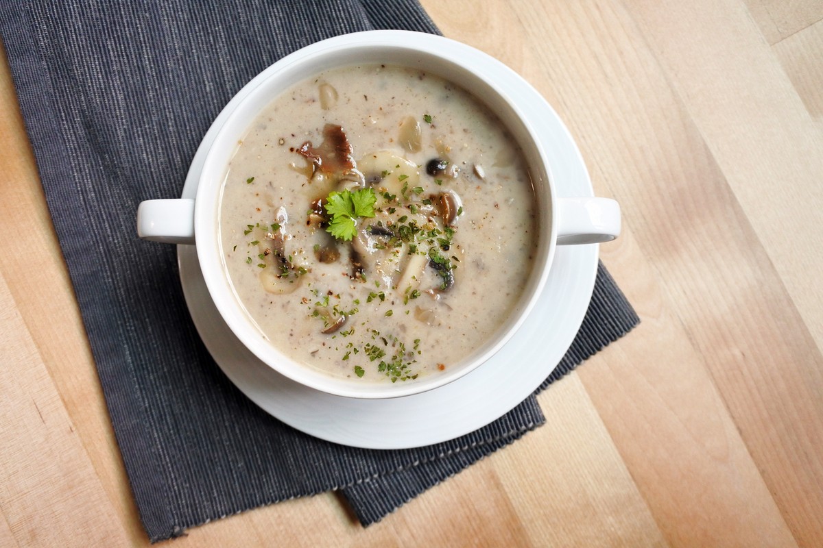 Champignonsuppe mit Kartoffeln und Hackfleisch