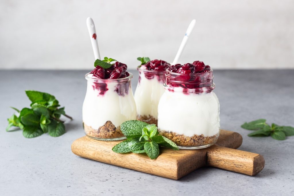 Cheese Cake Dessert mit Kirschen
