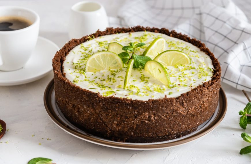 Cheesecake mit Limette und Minze ohne Backen