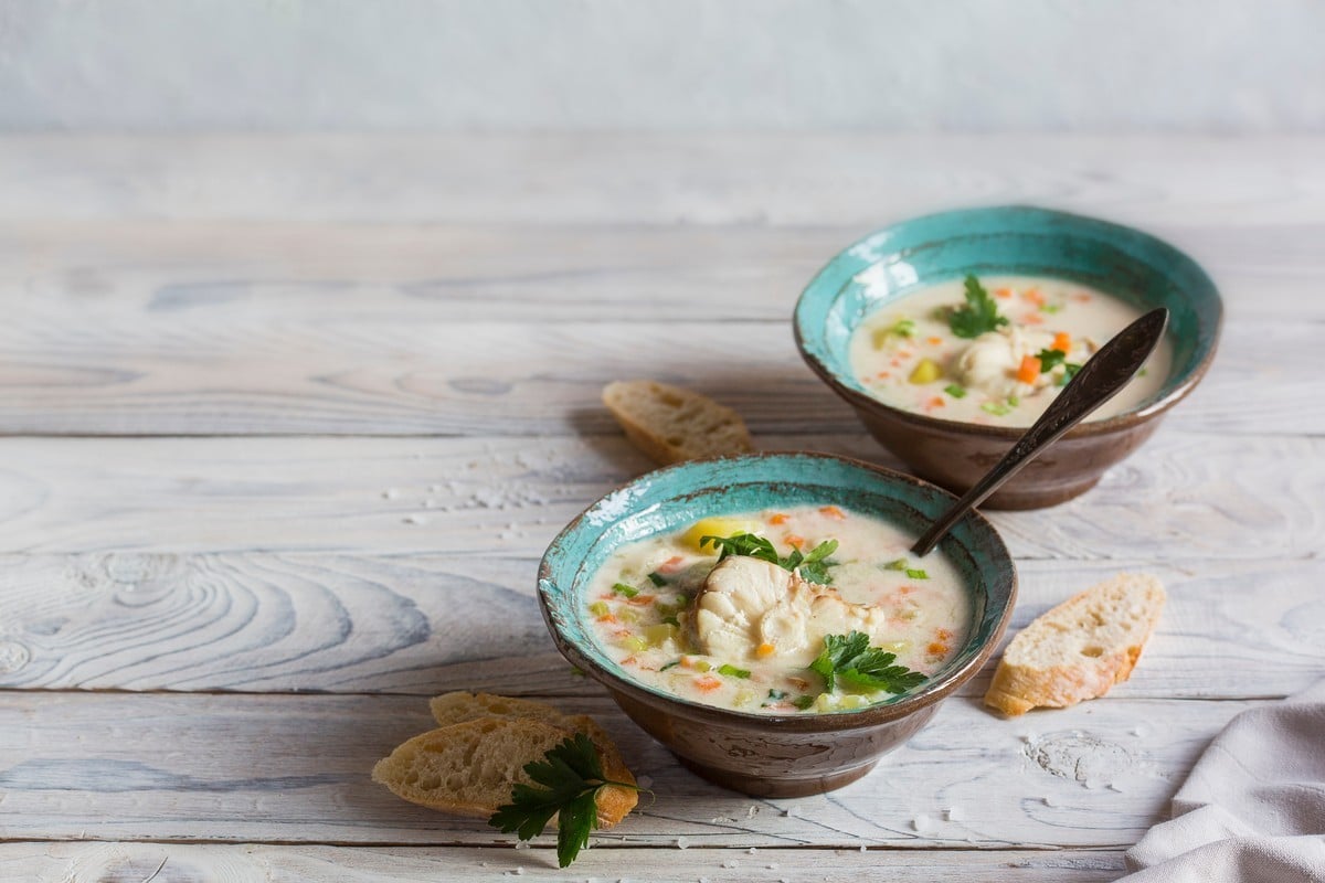 Chowder Fischsuppe mit Kartoffeln und Gemüse