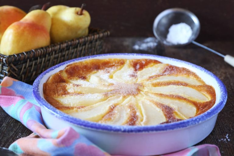 Clafoutis mit Aprikosen und Mandeln