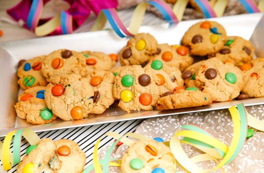 Cookies mit Schokolinsen, Haferflocken und Mandeln