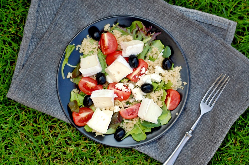 Couscous Salat mit Camembert und Honig Senf Dressing