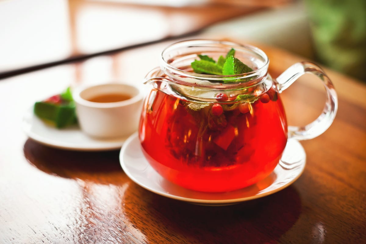 Cranberry Tee aus frischen Beeren mit Zitrone und Ingwer