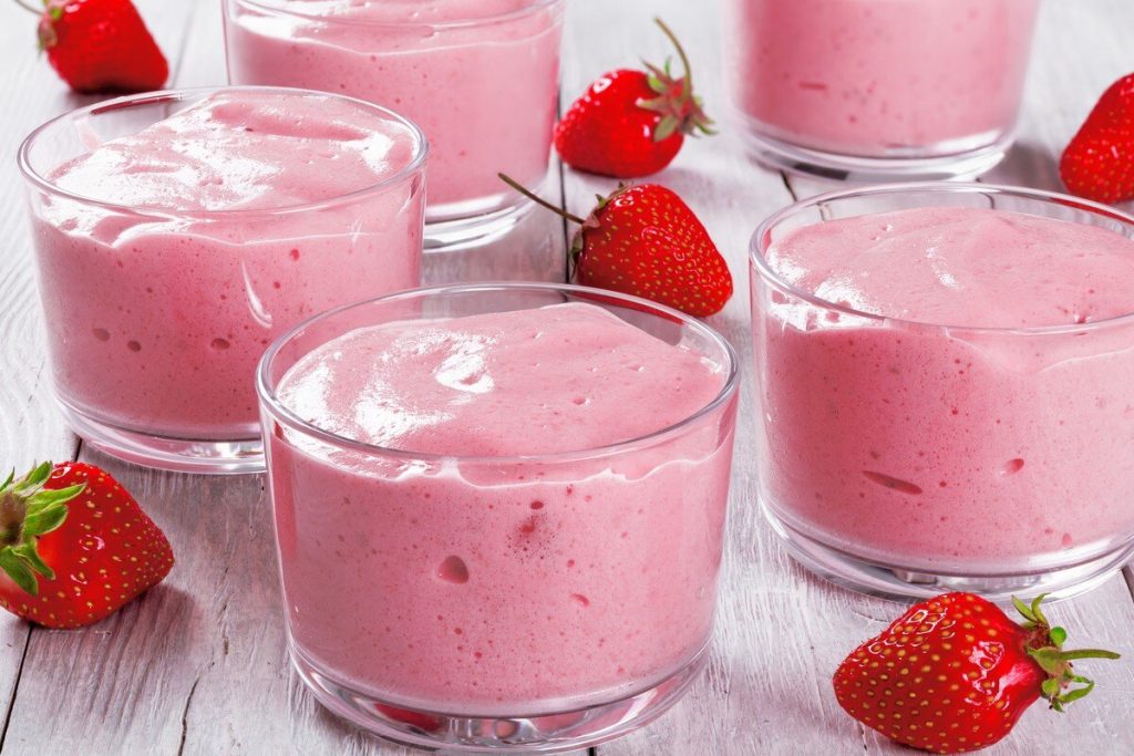 Cremige Beeren Mousse aus nur 2 Zutaten