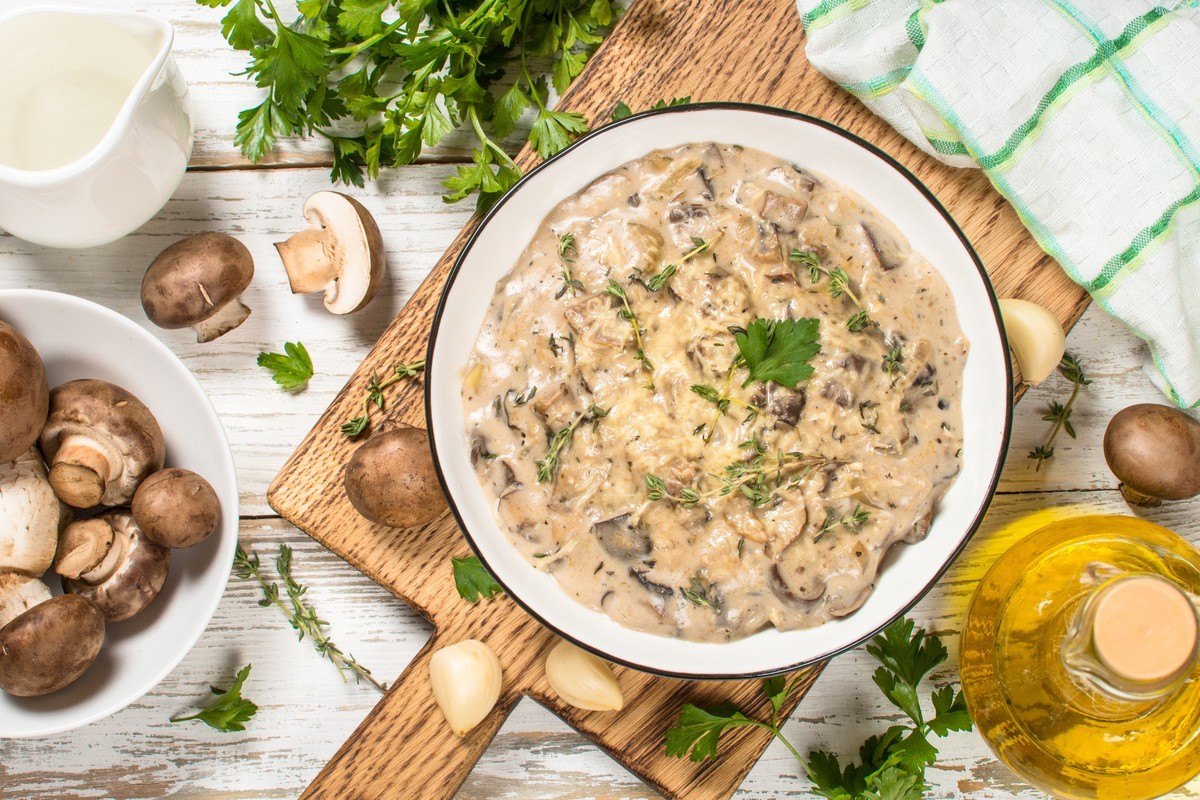 Cremige Champignonsauce mit Weißwein