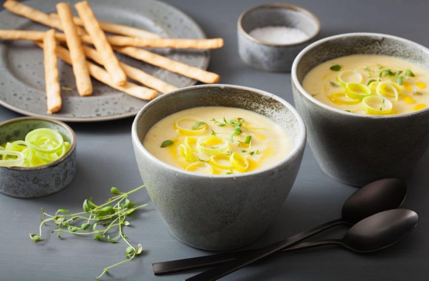 Cremige Kartoffel Lauch Suppe mit Sahne